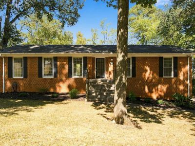407 Sherwood Dr SE