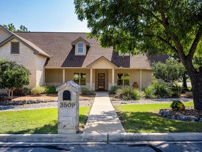 3509 La Cumbre Dr