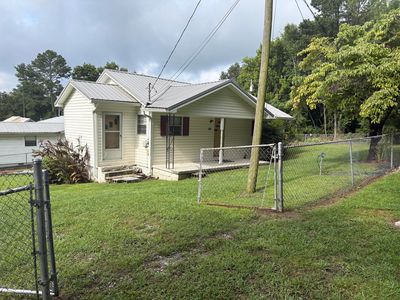 201 Glenn St