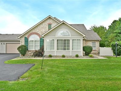 1204 River Glen Dr NE