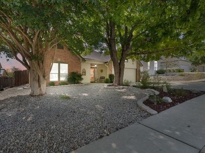 707 Oak Hollow Dr