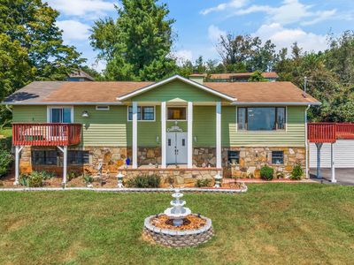 378 White Oak Cir