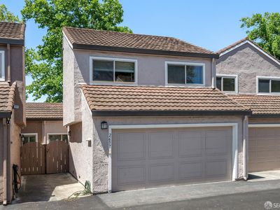 2657 Kentworth Way