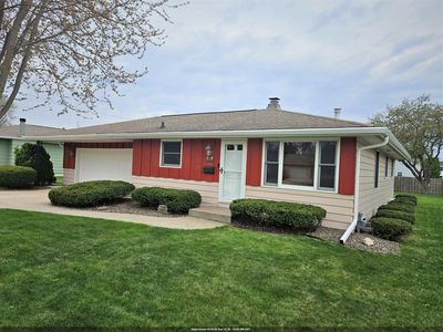 2005 Oak St