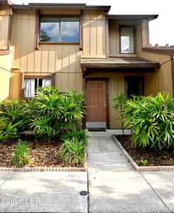 110 E Baywood Sq