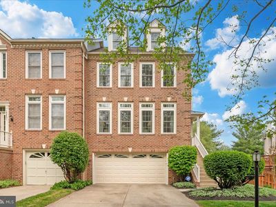 15829 Glacier Ct