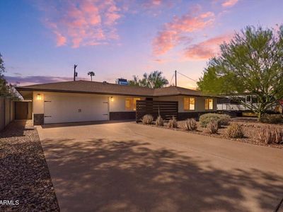 1209 W MEDLOCK Drive