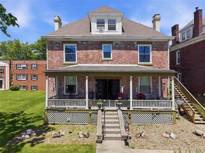 224 W College St