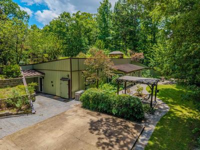 15700 Vimy Woods