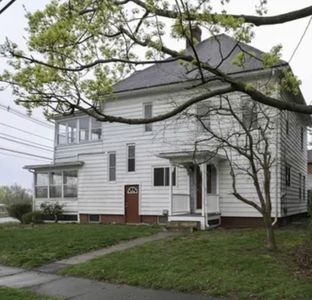 300 Bridge St