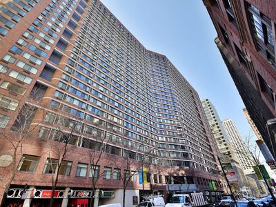 211 E Ohio St APT 2721