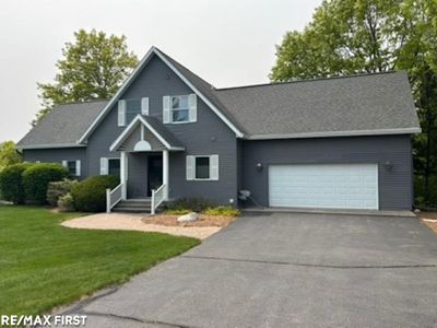 3922 S Bay Bluffs Dr