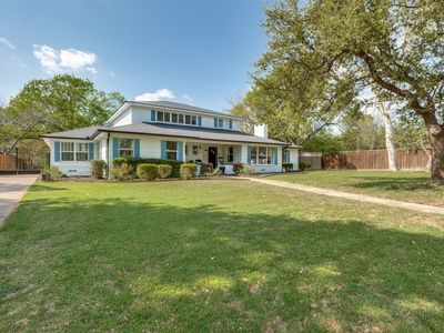 901 Bryson St