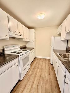 40 Cowesett Ave APT 33
