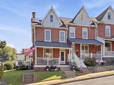 127 Hook St