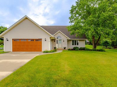 N73W22582 Edgewood LANE