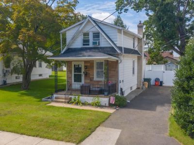 512 Cricket Ave
