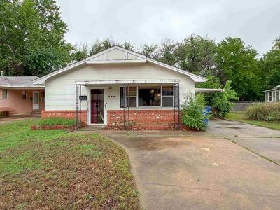 704 S McFarland St