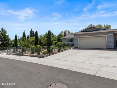 3220 Kings Row