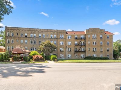 218 Broad Ave APT 3C