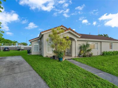 11525 SW 49th Ter
