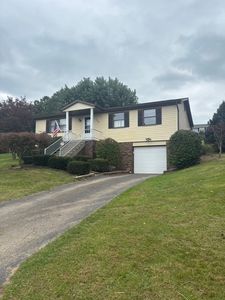 Property at 169 Melissa Dr, Mount Pleasant, PA