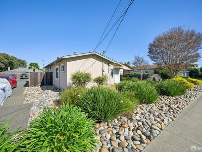 391 Bartlett Ave