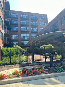 2323 W Pershing Rd APT 135