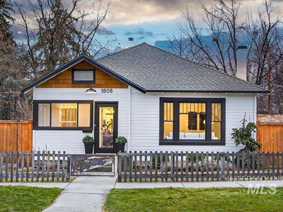 1806 W Washington St