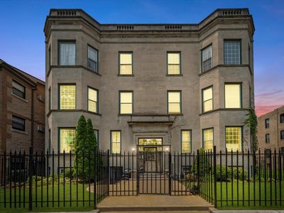 4938 S Champlain Ave APT 1S