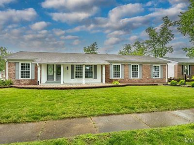 2111 Shoreham Dr