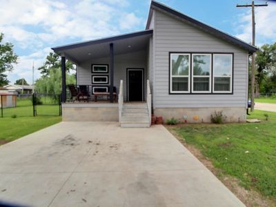 303 S Main St