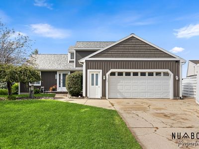 3037 Bluewater Ln SW
