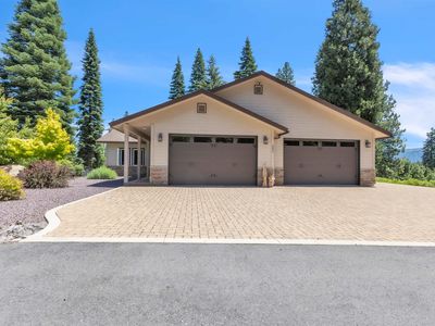 342 Snowy Peak Way