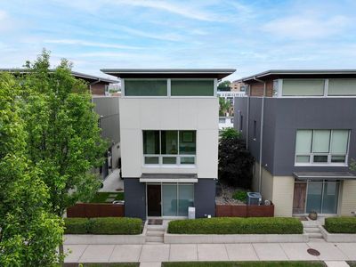 827 E Reservoir AVENUE #827