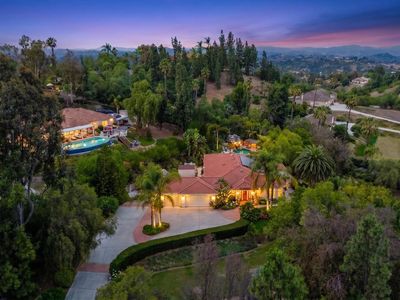 3537 Rosa Way
