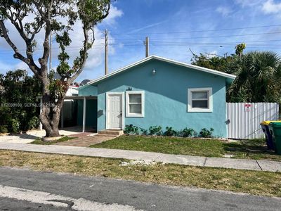 Property at 214 SW 2nd Ter, Dania, FL