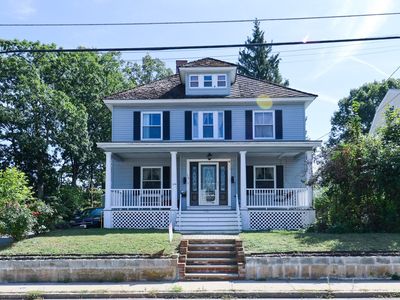 374 Pine St