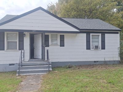 621 Orchard Ave