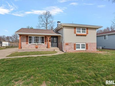 2721 Delaware Dr