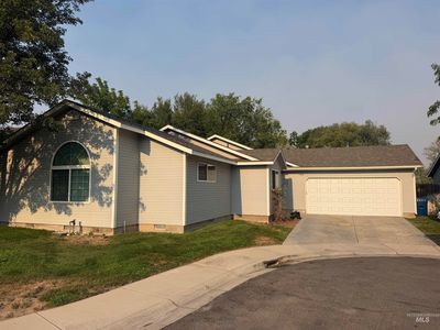 746 S Coral Pl
