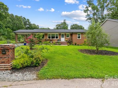1101 Rosewood Ave
