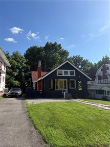 1105 Laurel Ave