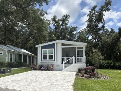 3605 Umbrella Tree Ln