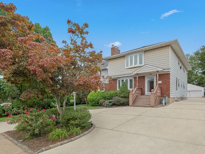 364 Nassau Blvd
