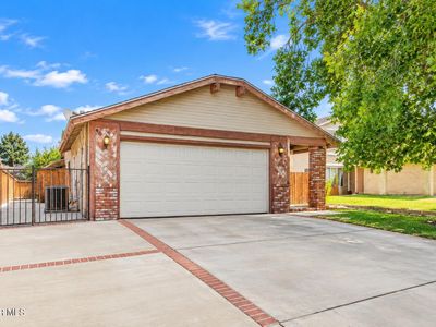 2533 Topaz Ln