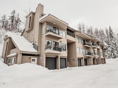 128 Blooming Flower Ct #201