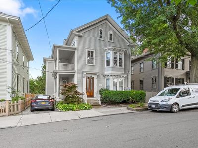 135 Williams St #2
