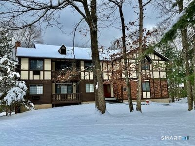 4 Arlington Court #4