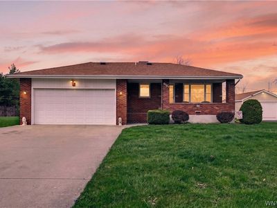 Property at 6151 N Whitham Dr, Niagara Falls, NY